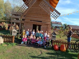 Read more about the article Zajączki na wycieczce.