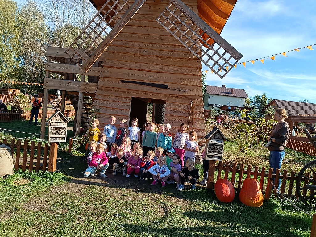 Read more about the article Zajączki na wycieczce.